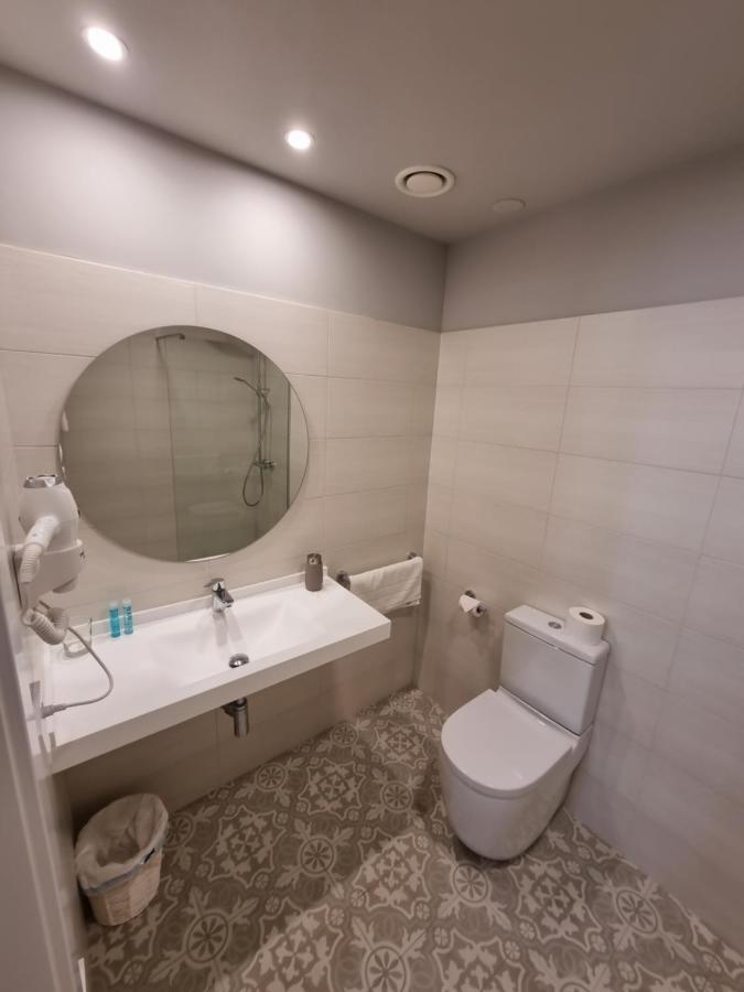 Hostal La Rua 艾丝黛拉 外观 照片