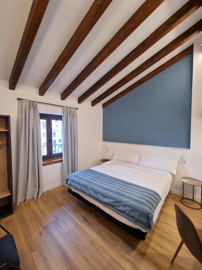 Hostal La Rua 艾丝黛拉 外观 照片