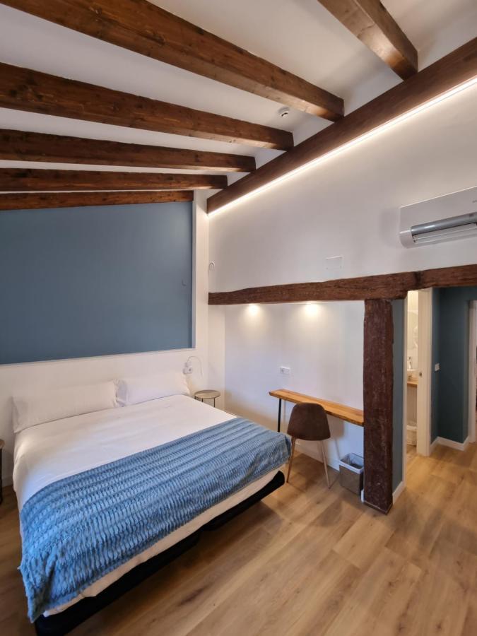 Hostal La Rua 艾丝黛拉 外观 照片